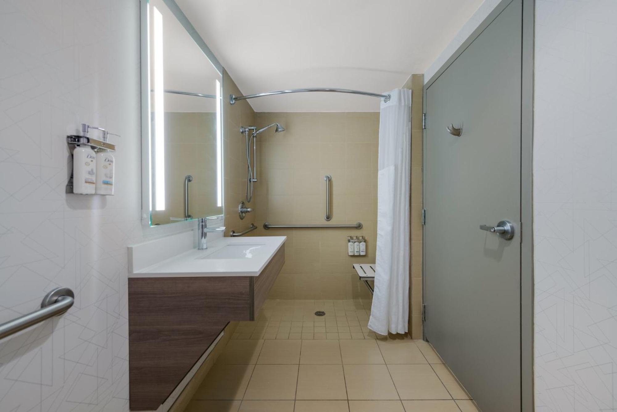 Holiday Inn Express Hotels- Hampton By Ihg Eksteriør billede