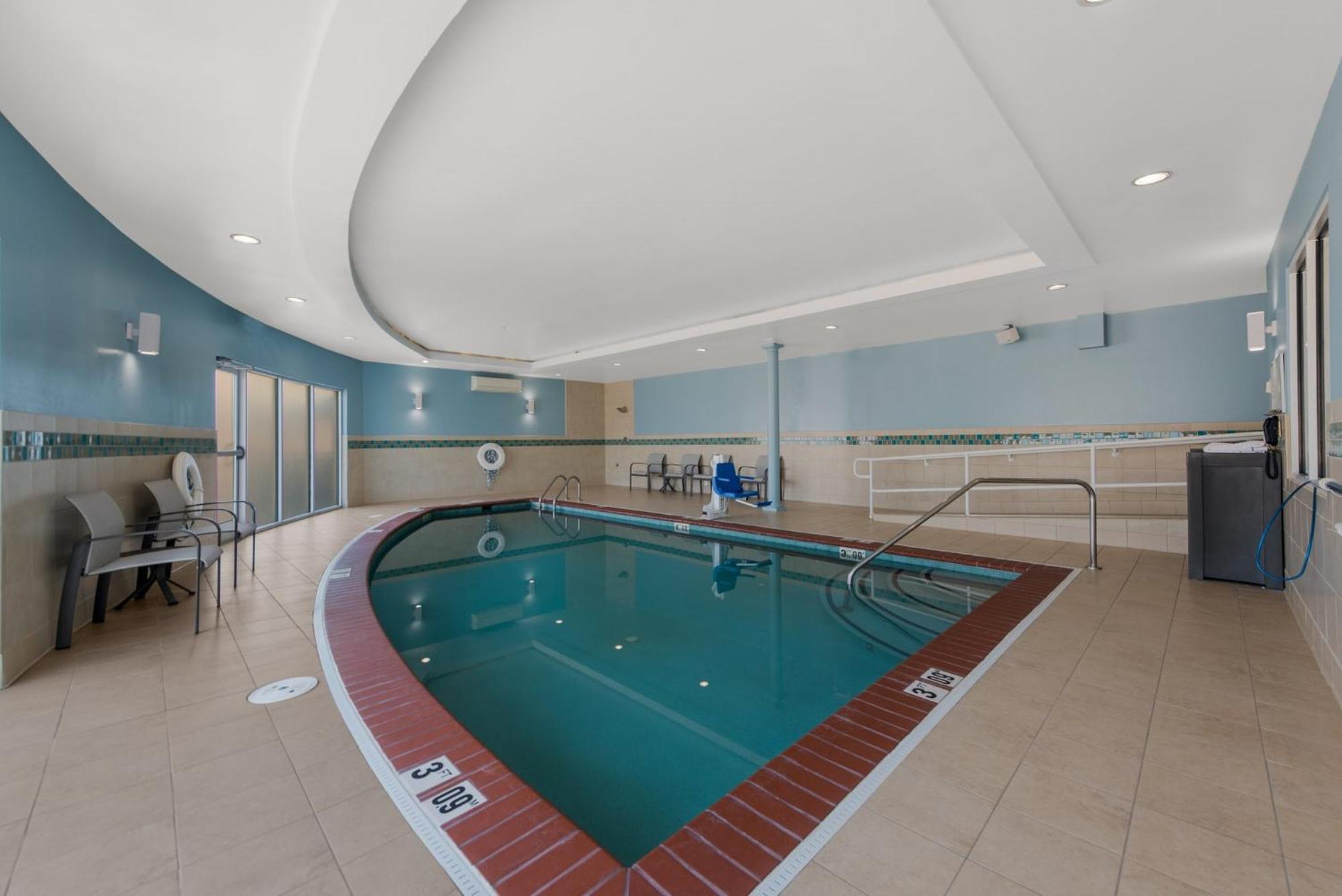 Holiday Inn Express Hotels- Hampton By Ihg Eksteriør billede